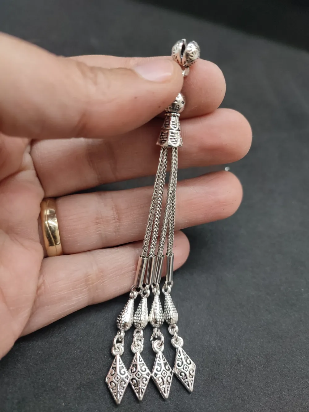 475 Ayar Gümüş Tesbi̇h Püskülü