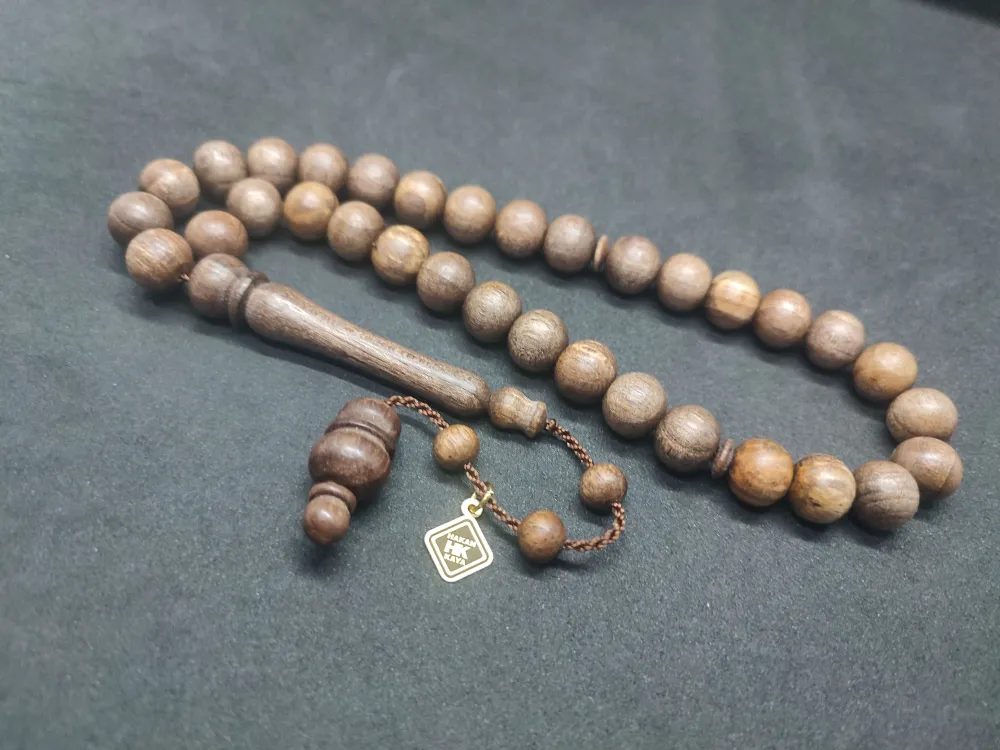 Hakan Kaya Usta Eseri̇ Kokulu Ve Çeki̇rdeksi̇z Yabani̇ Cevi̇z Ağacı