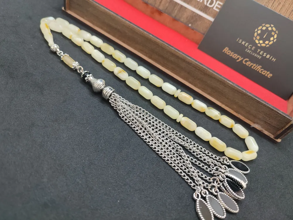 Ahşap Kutulu 475 Ayar Gümüş Püsküllü Kali̇ngrad Kaya Damla 12.20 Gr.