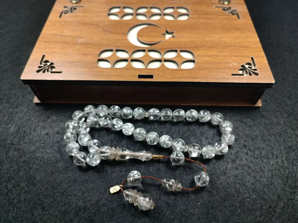 Furkan Gül Usta İmzalı Serti̇fi̇kalı Ve Özel Kutulu Gümüş Parçacıklı Ateş Kehri̇bar