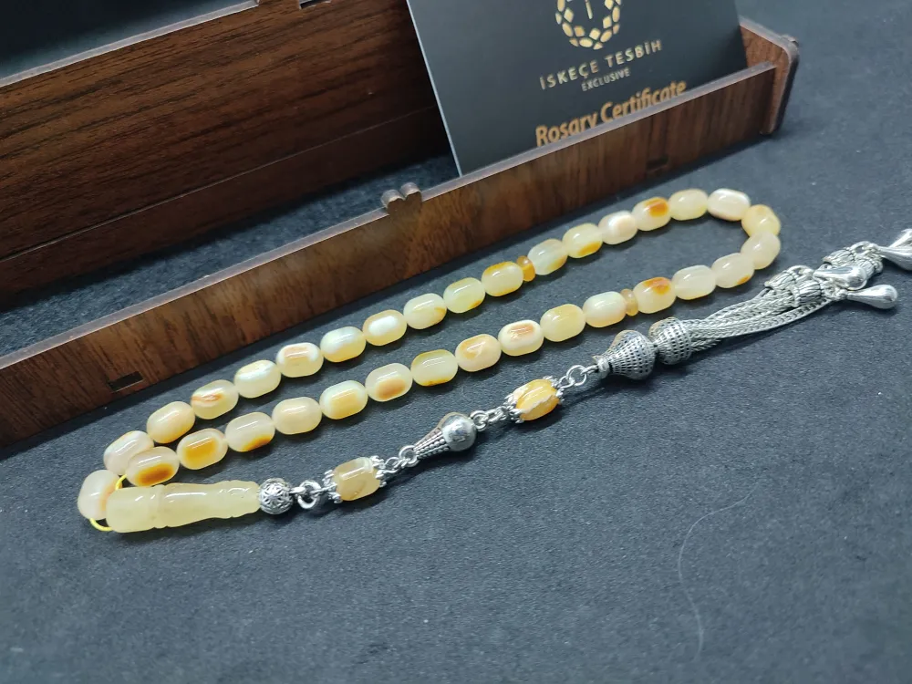 Ahşap Kutulu  6.25 Gr. Gümüş Püsküllü 13.75 Gr. Rus Kaya Damla