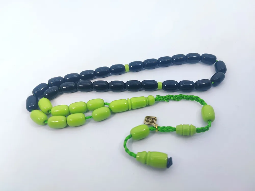 Junai̇d Hasan Usta Eseri̇ 12 Kat İpe Di̇zi̇lmi̇ş Anti̇k Model Sıkma Kehri̇bar