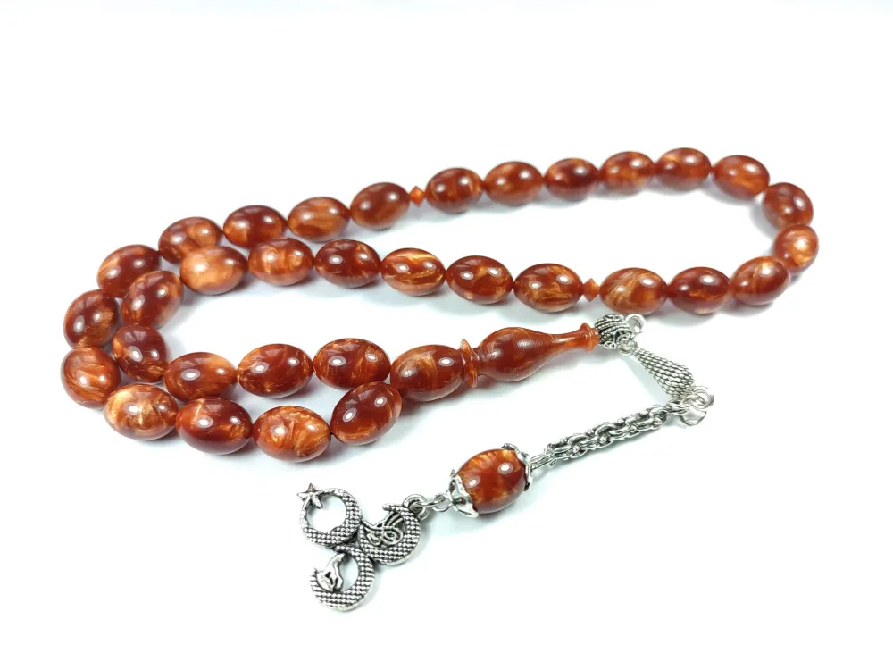 Gümüş Kaplama Püskül Kombi̇nli̇ Rengi̇n Zi̇rvesi̇ Bi̇r Colori̇st