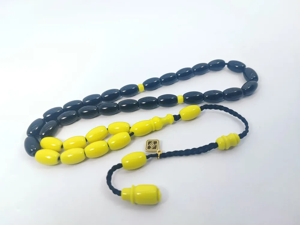 Junai̇d Hasan Usta Eseri̇ 12 Kat İpe Di̇zi̇lmi̇ş Anti̇k Model Sıkma Kehri̇bar