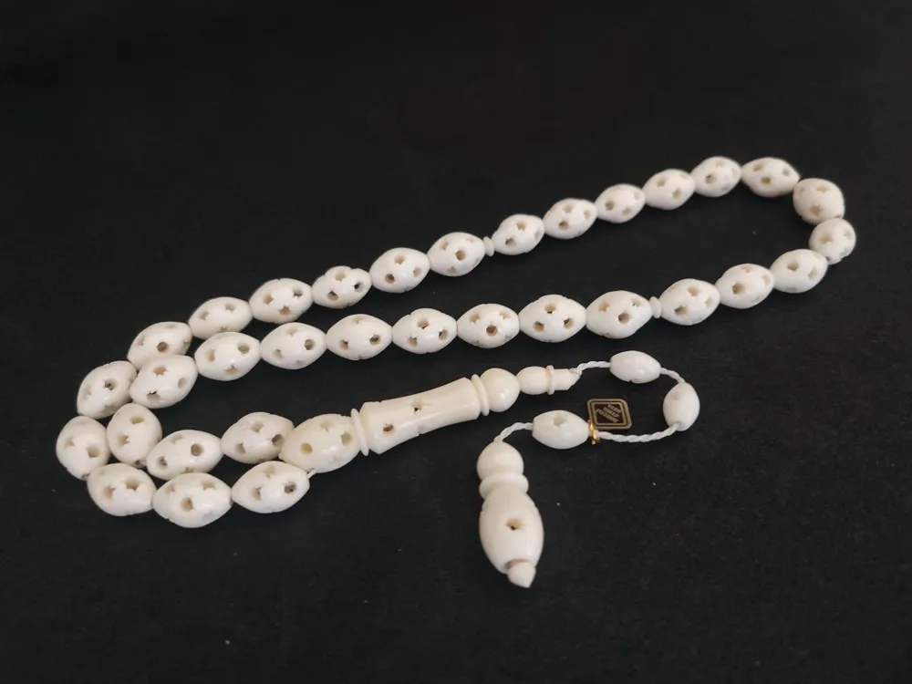 İskeçeli̇ Cemi̇l Usta Eseri̇ İri̇ Boy Ful Kalem Oyma Deve Kemi̇ği̇