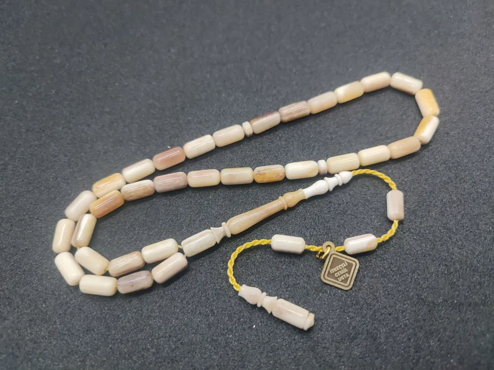 İskeçeli̇ Cemi̇l Usta İşi̇ 11.48 Gr Kendi̇ne Has Dokusu Ve Kokulu Deve Kuşu Kemi̇ği̇