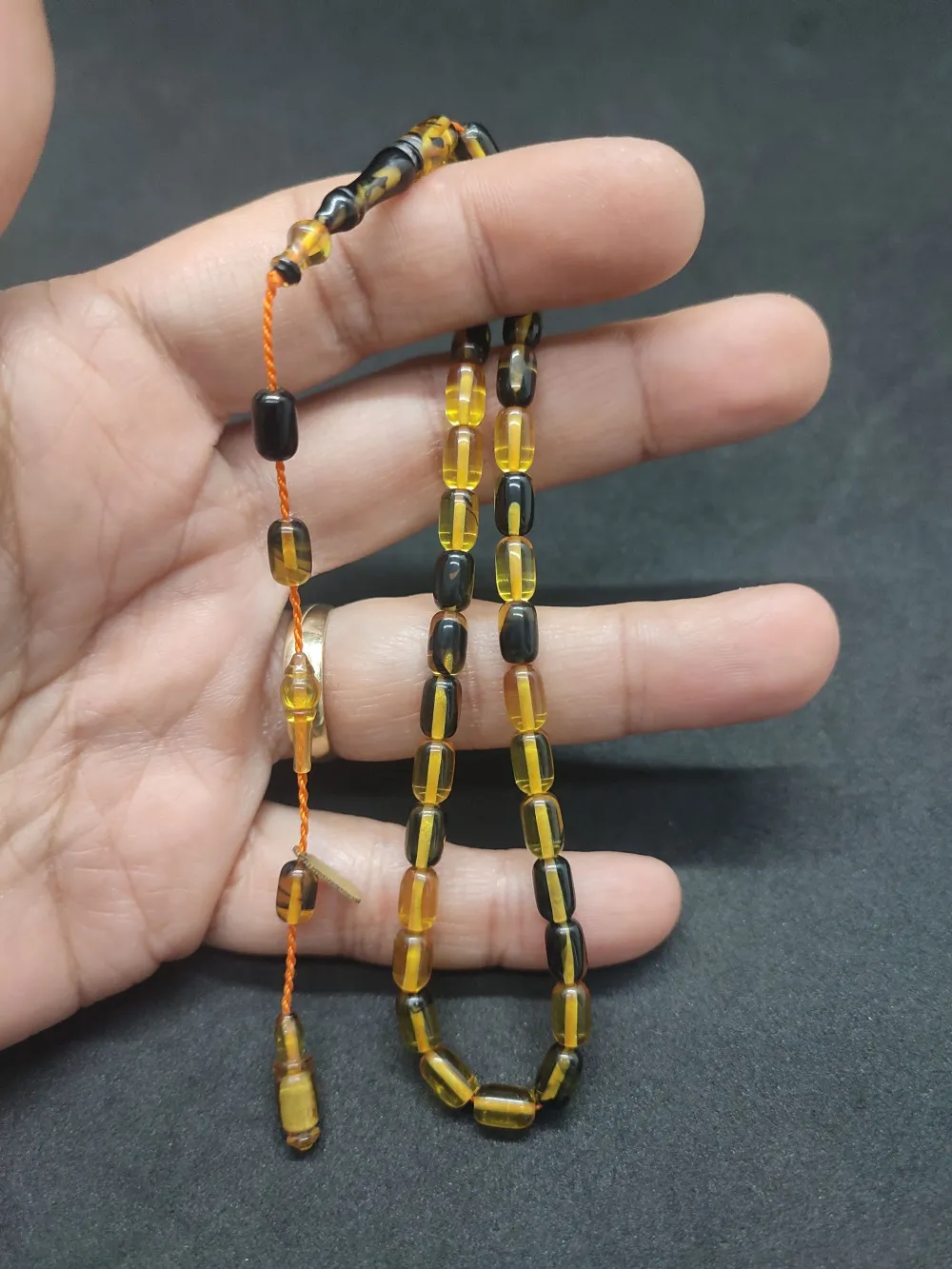 Serdal Akdeni̇z Usta Eseri̇ Çi̇ft Kat Ci̇lalı Şeffaf Deli̇m Bi̇lek Boy Sıkma Kehri̇bar