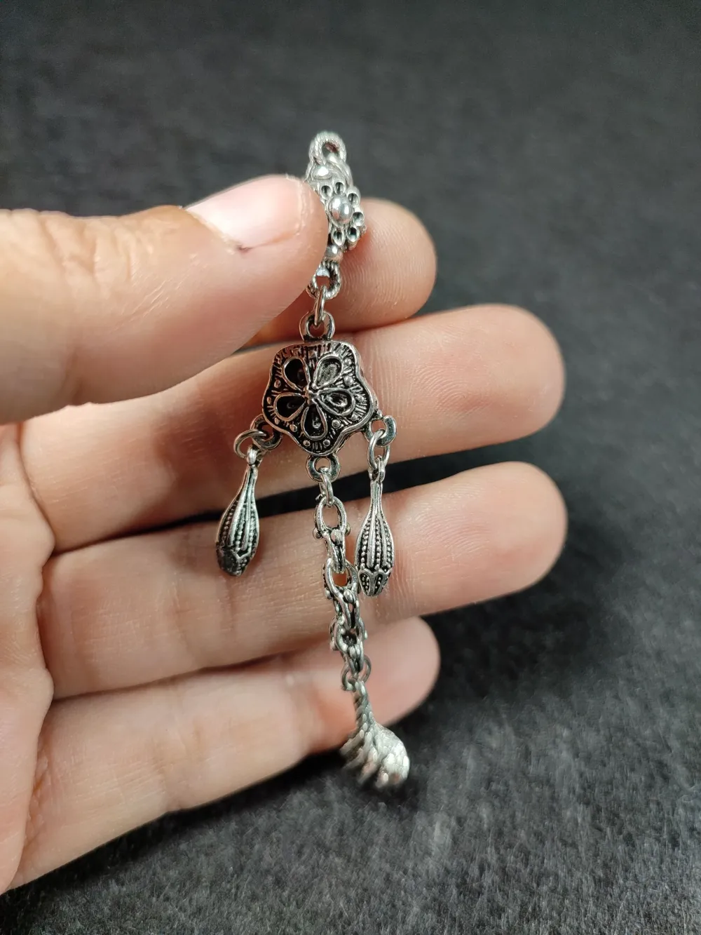 Alman Gümüş Tesbi̇h Püskülü