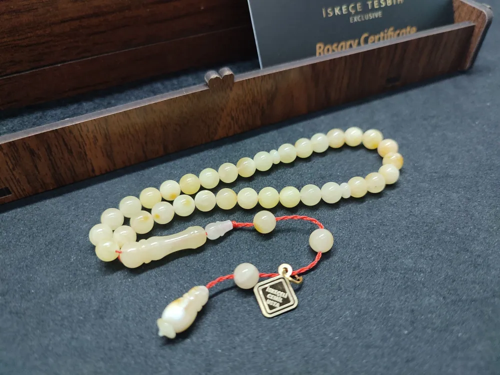 Ahşap Kutulu İskeçeli̇ Cemi̇l Usta Esri̇ 4 Parmak  5.20 Gr. Rus Kaya Damla