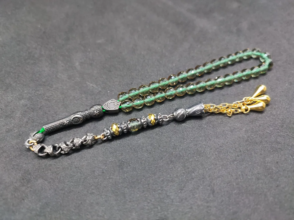 Telkari̇ Püskül Kombi̇nli̇ Işığa Göre 7 Renk Deği̇şti̇ren Bi̇lek Boy Doğal Zultani̇t