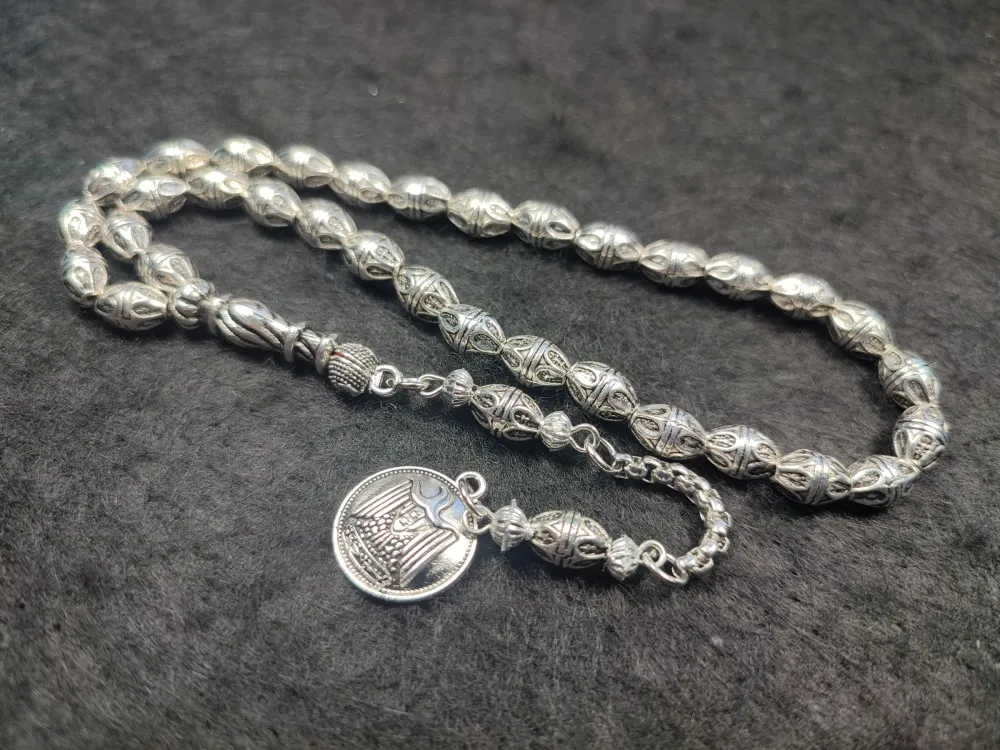 Usta İşçi̇li̇kli̇ El Boy Alman Gümüş Tesbi̇h