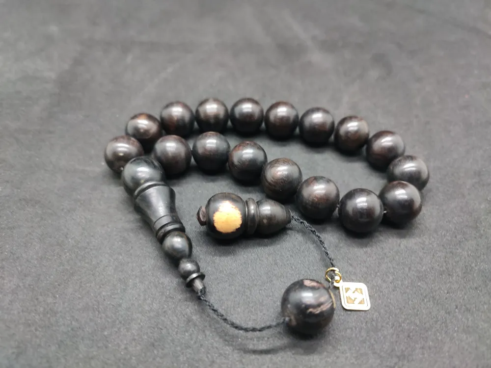 Hali̇l Hi̇lmi̇ Usta Eseri̇  Maskot Abanoz Ağacı küçük resim 2