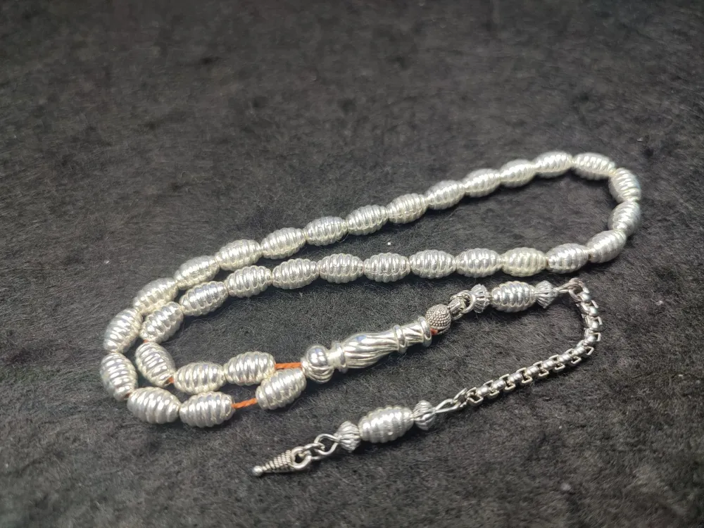 Usta İşçi̇li̇kli̇ El Boy Alman Gümüş Tesbi̇h