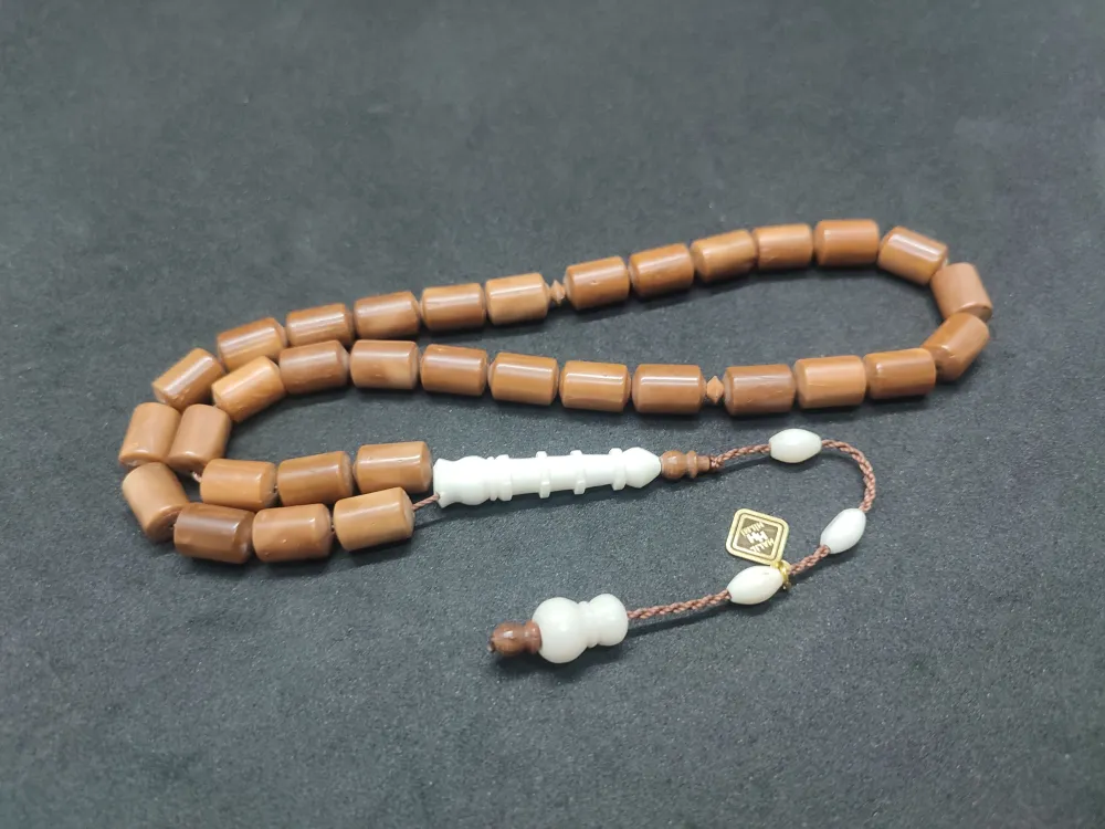 Hali̇l Hi̇lmi̇ Usta Eseri̇ Deve Kemi̇ği̇ Kombi̇nli̇  Naturel Kuka