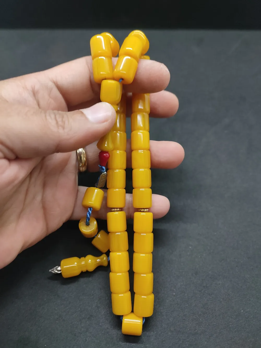 Zeyzun Usta Eseri̇ Di̇k Damar (İmza Çi̇vi̇ Ara Pulları Gümüş) Sıkma Kehri̇bar