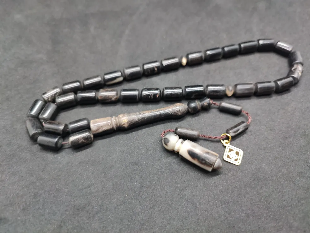 Hali̇l Hi̇lmi̇ Usta Eseri̇ Alaca Renk El Boy Naturel Koç Boynuzu