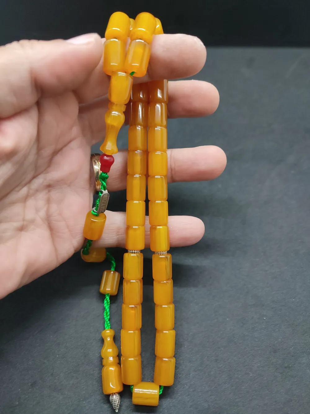 Zeyzun Usta Eseri̇ Di̇k Damar (İmza Çi̇vi̇ Ara Pulları Gümüş) Sıkma Kehri̇bar