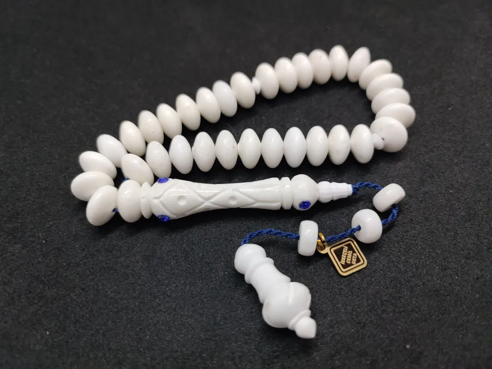 İskeçeli̇ Cemi̇l Usta Eseri̇ Swarovski̇ Çakımlı İmame Hi̇tame Kalem Oyma Deve Kemi̇ği̇