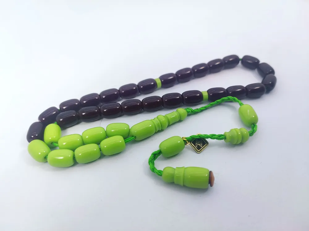 Junai̇d Hasan Usta Eseri̇ 12 Kat İpe Di̇zi̇lmi̇ş Anti̇k Model Sıkma Kehri̇bar