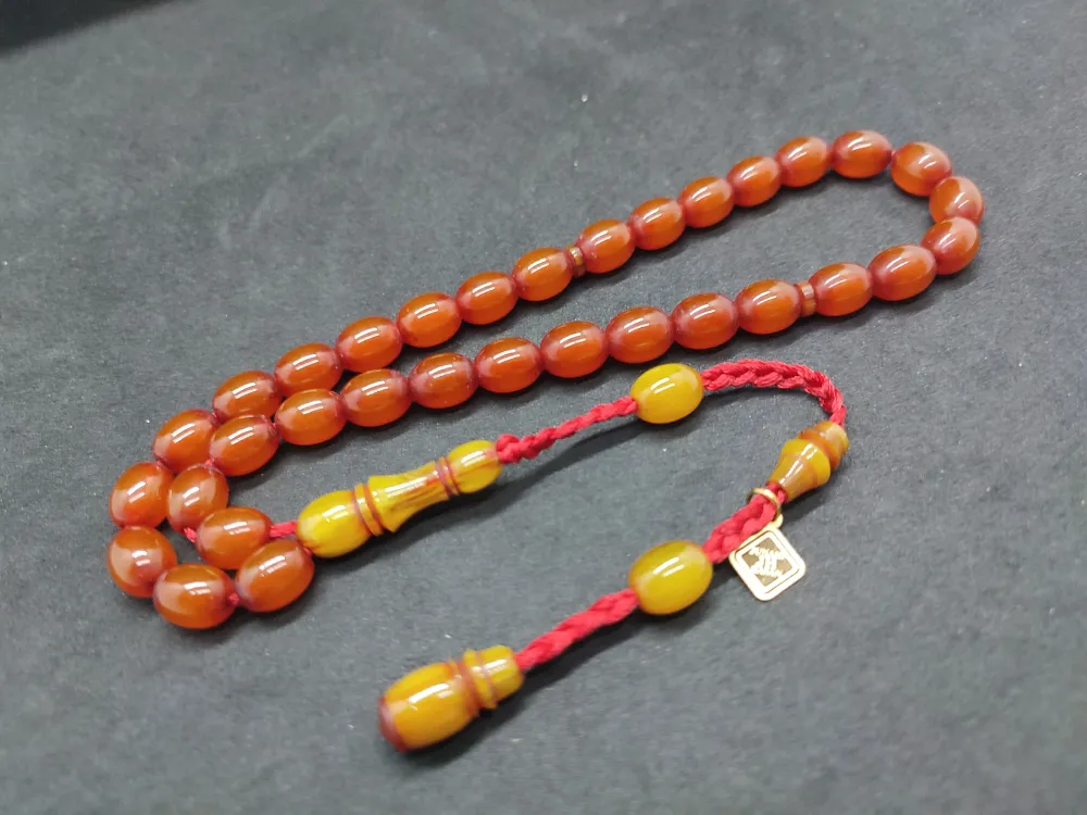 Junai̇d Hasan Usta Eseri̇ 12 Kat İpe Di̇zi̇lmi̇ş Anti̇k Model Eski̇ Sıkma Kehri̇bar küçük resim 3