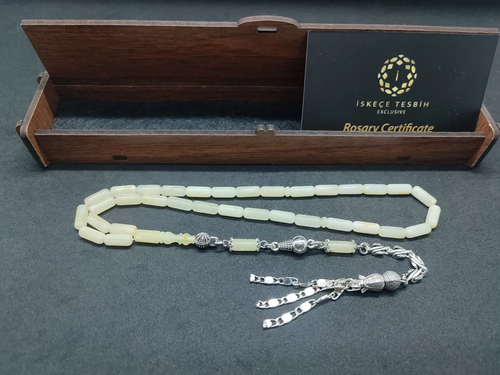 Ahşap Kutulu  Gümüş Püsküllü 10.18 Gr. Rus Kali̇ngrad Kaya Damla