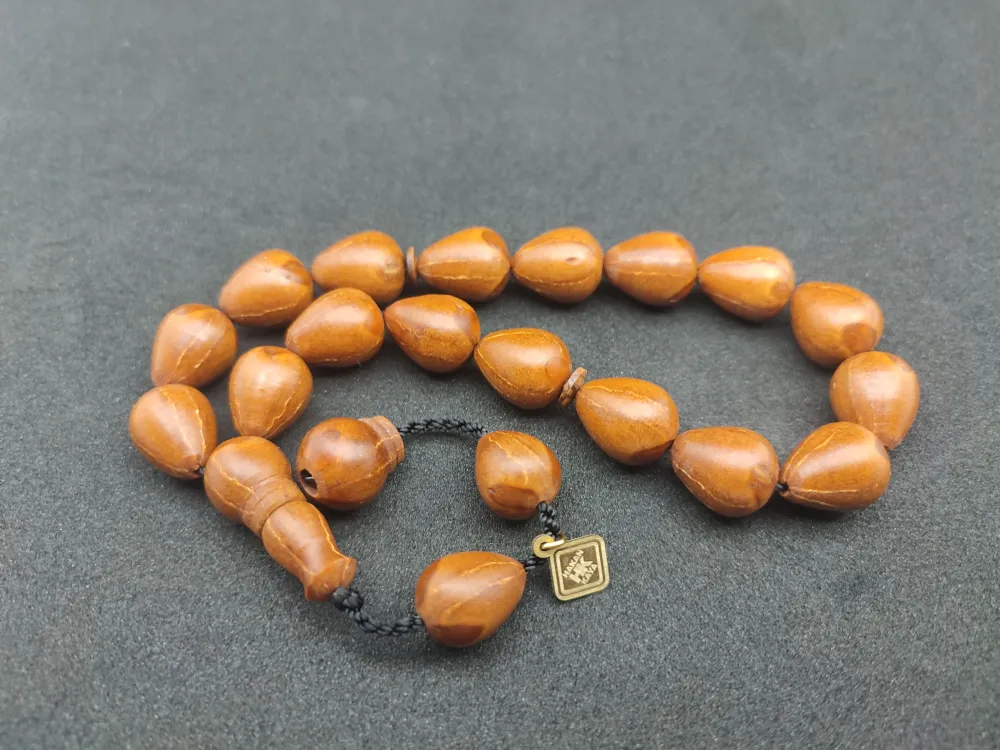 Hali̇l Hi̇lmi̇ Usta Eseri̇ İri̇ Boy Mi̇s Kokulu Maskot Andız Tesbi̇h