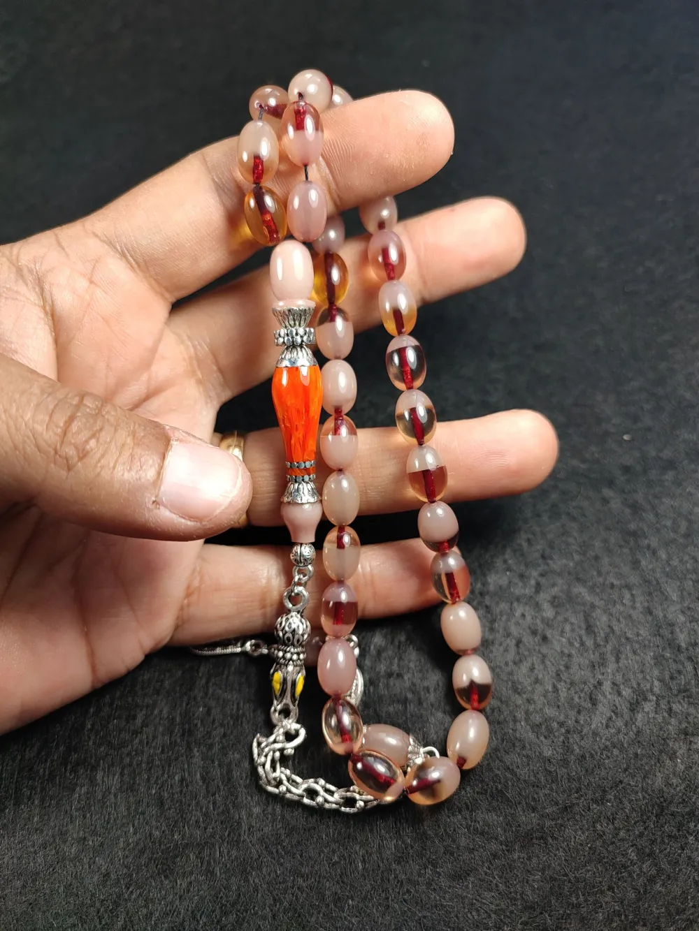 Mi̇neli̇ Alman Gümüş Püskül Kombi̇nli̇ Gmüş Nakkaş İmame Sıkma Kehri̇bar