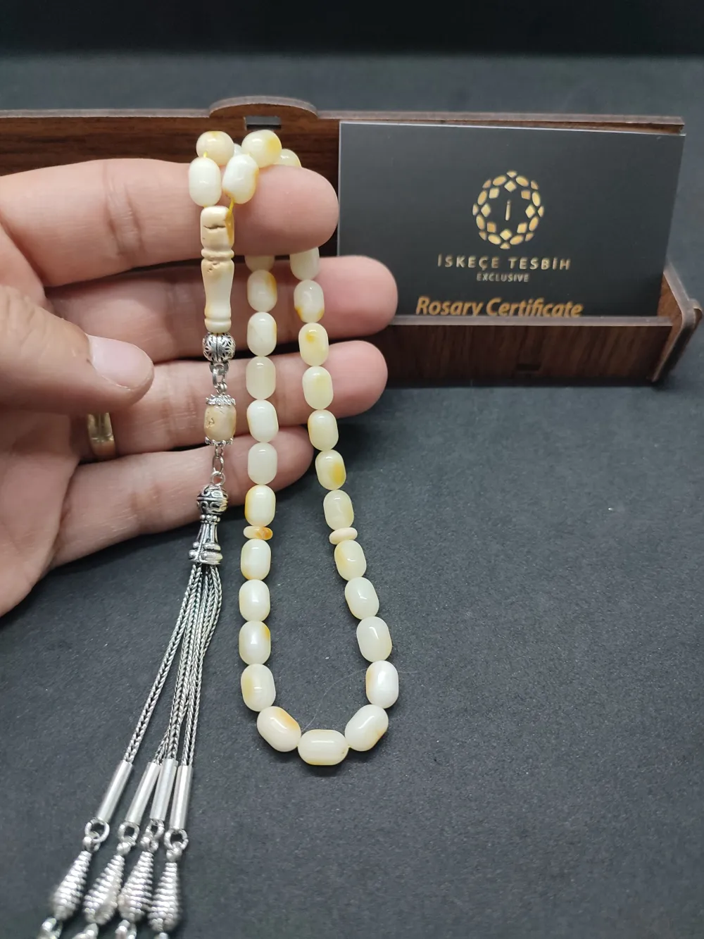 Ahşap Kutulu  6.25 Gr. Gümüş Püsküllü 12.20 Gr. Rus Kaya Damla