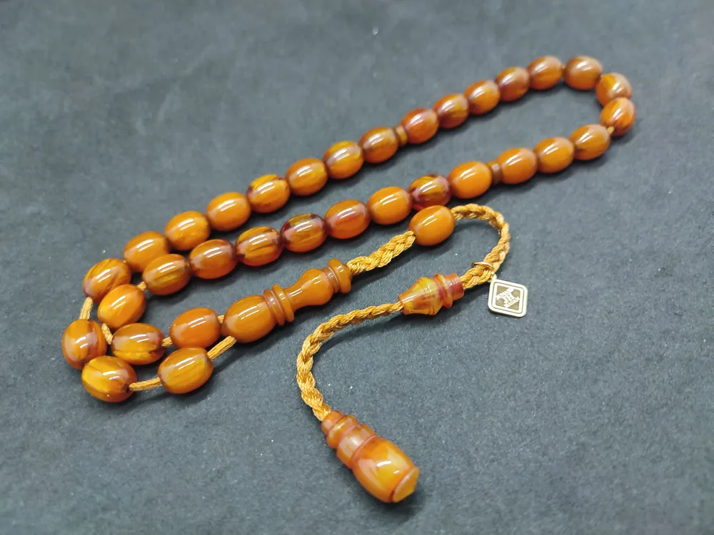 Junai̇d Hasan Usta Eseri̇ 12 Kat İpe Di̇zi̇lmi̇ş Anti̇k Model Eski̇ Sıkma Kehri̇bar küçük resim 2