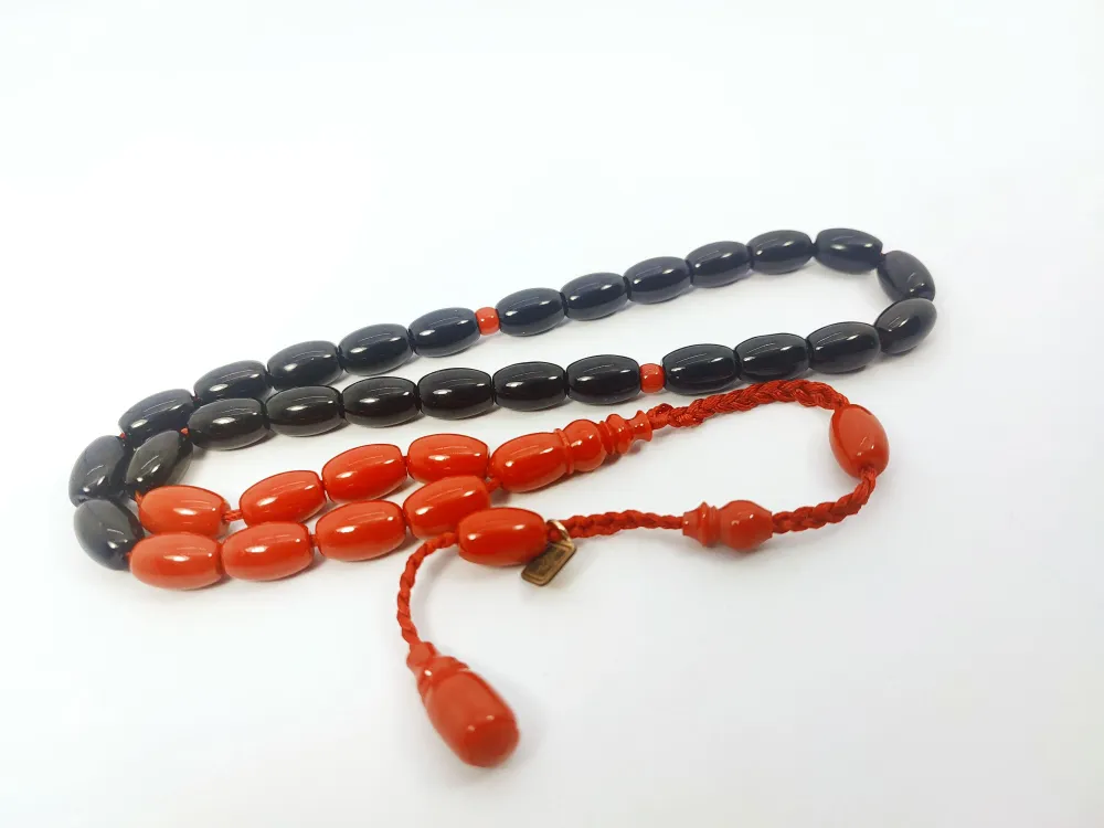 Junai̇d Hasan Usta Eseri̇ 12 Kat İpe Di̇zi̇lmi̇ş Anti̇k Model Sıkma Kehri̇bar