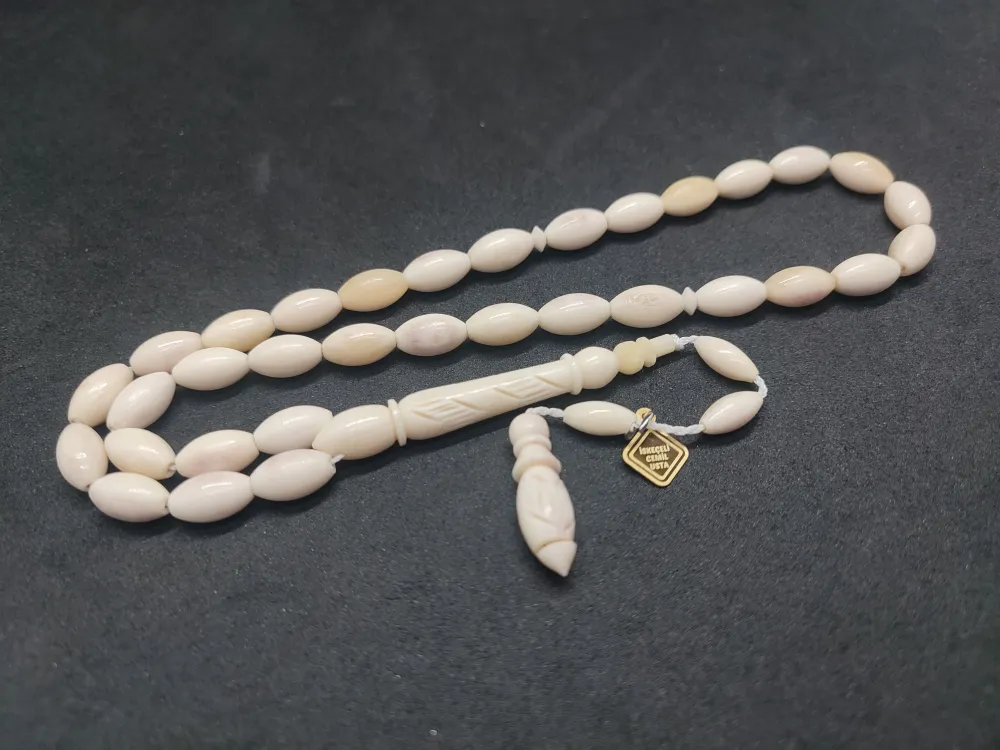 İskeçeli̇ Cemi̇l Usta Eseri̇ Mevlevi̇ Model Kalem Oyma Naturel Bali̇na Kemi̇ği̇