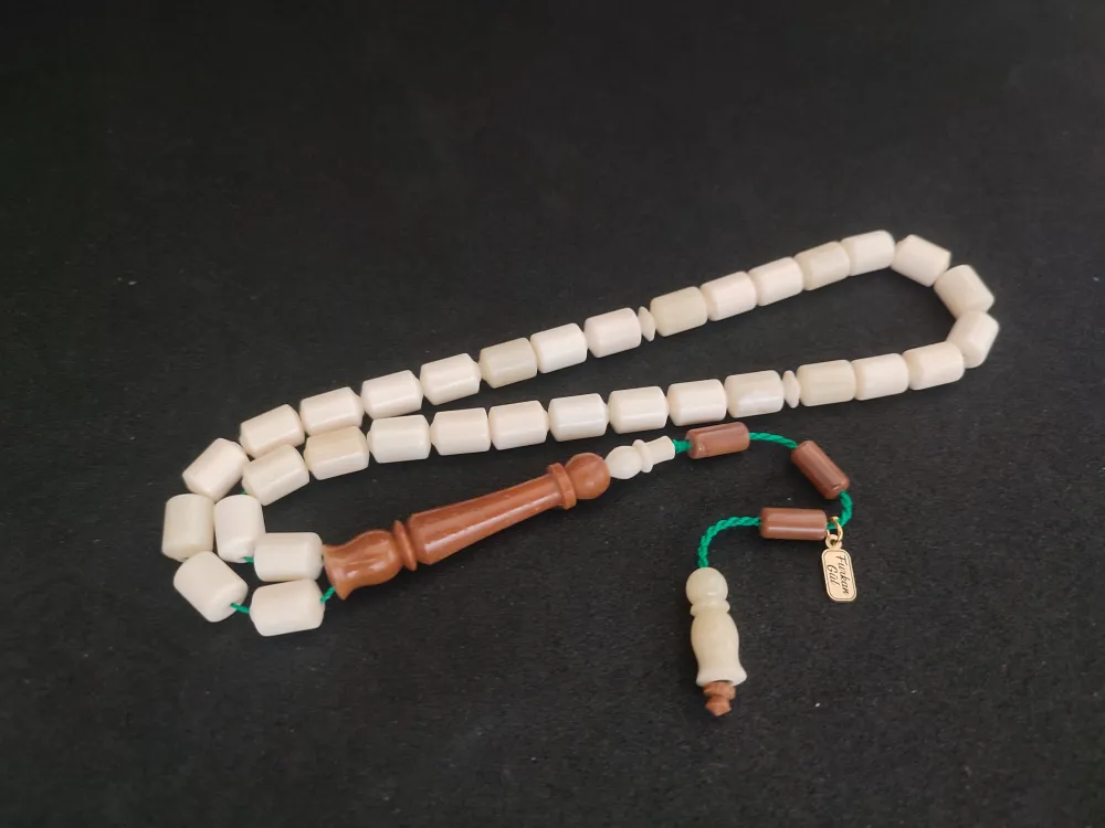 İskeçeli̇ Cemi̇l Usta Eseri̇ Kuka Kombi̇nli̇  Bali̇na Kemi̇ği̇