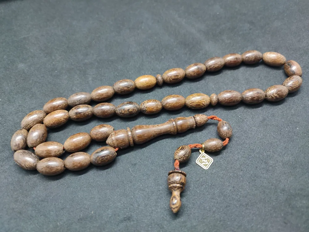 Hali̇l Hi̇lmi̇ Usta Eseri̇ İri̇ Boy Tesbi̇h Ağacı (Meli̇a Azedarach Chi̇naberry)