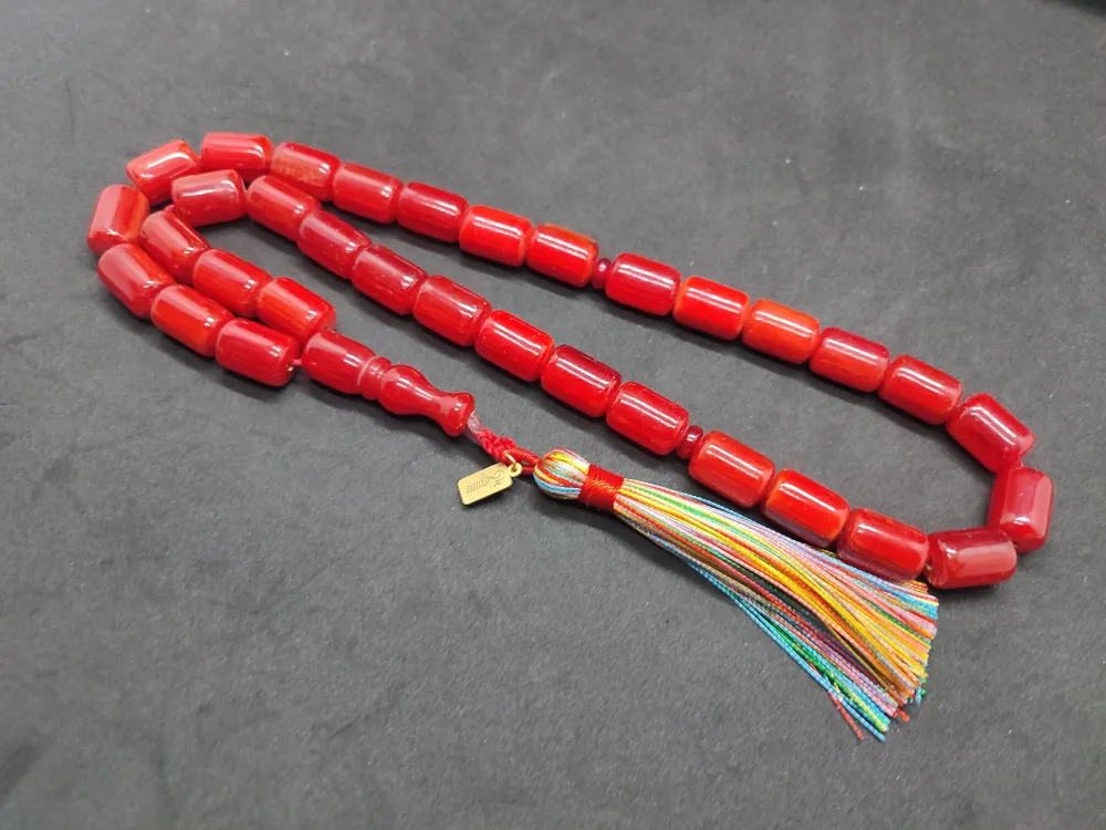 Ebu Zeyn Usta Eseri̇ İmzalı İri̇ Boy 12 Kat İpe Di̇zi̇li̇ Eski̇ Usul Sıkma Kehri̇bar