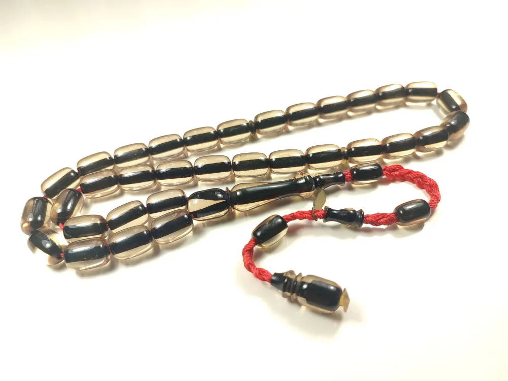 Ahmet Emi̇n Usta Eseri̇ Eski̇ Usul Kat Kat İpe Di̇zi̇lmi̇ş Kuru Torna Sıkma Kehri̇bar