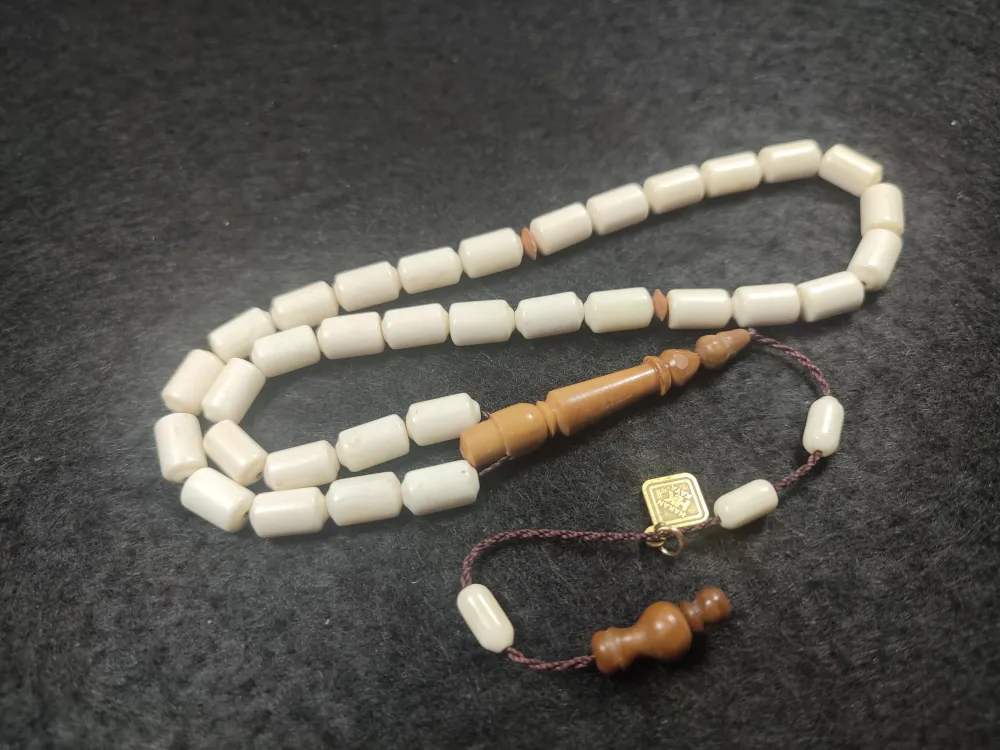 İskeçeli̇ Cemi̇l Usta İmzalı Kuka Kemi̇ği̇ Kombi̇nli̇ Bali̇na Kemi̇ği̇