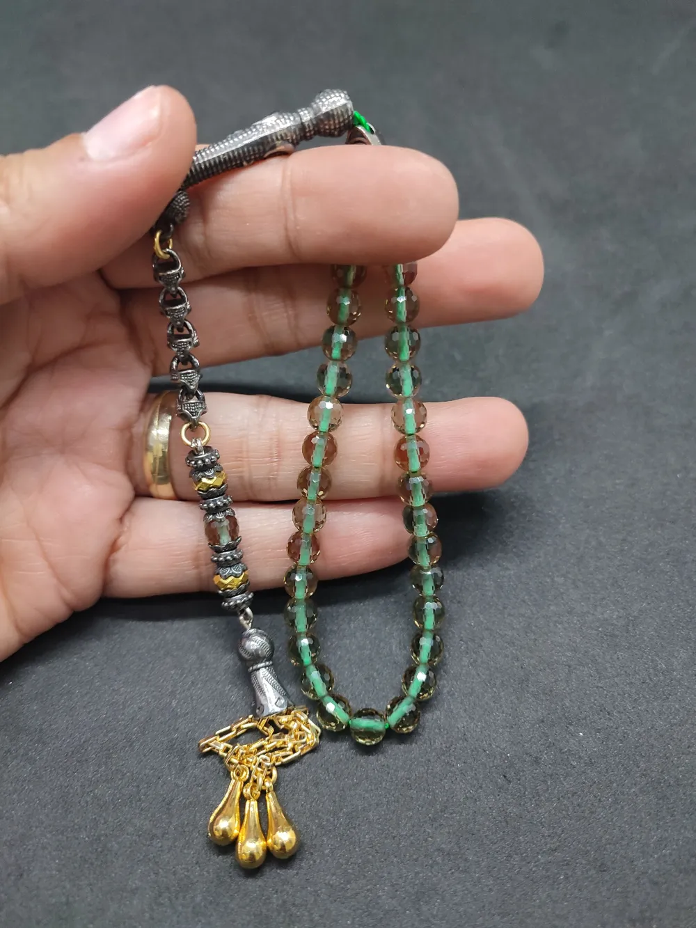 Telkari̇ Püskül Kombi̇nli̇ Işığa Göre 7 Renk Deği̇şti̇ren Bi̇lek Boy Doğal Zultani̇t küçük resim 5