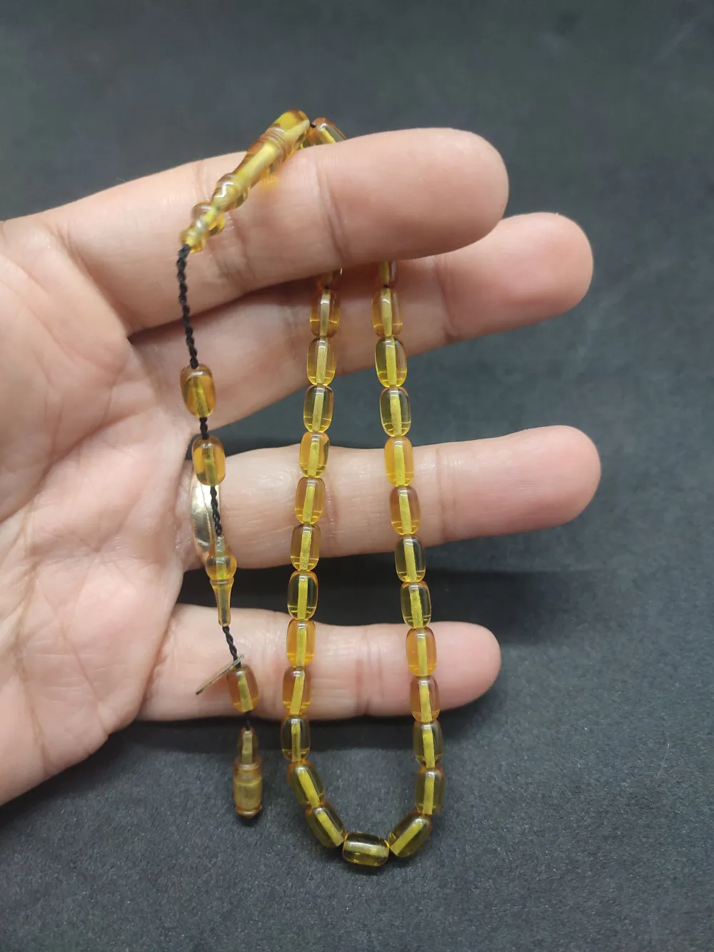 Serdal Akdeni̇z Usta Eseri̇ Çi̇ft Kat Ci̇lalı Şeffaf Deli̇m Bi̇lek Boy Zar Kehri̇bar