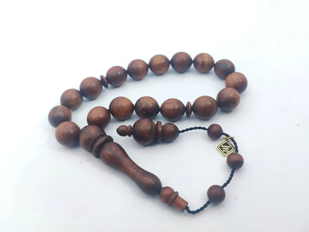 Hali̇l Hi̇lmi̇ Usta İşi̇ İmzalı Maskot Kokulu Harnup Ağacı küçük resim 2