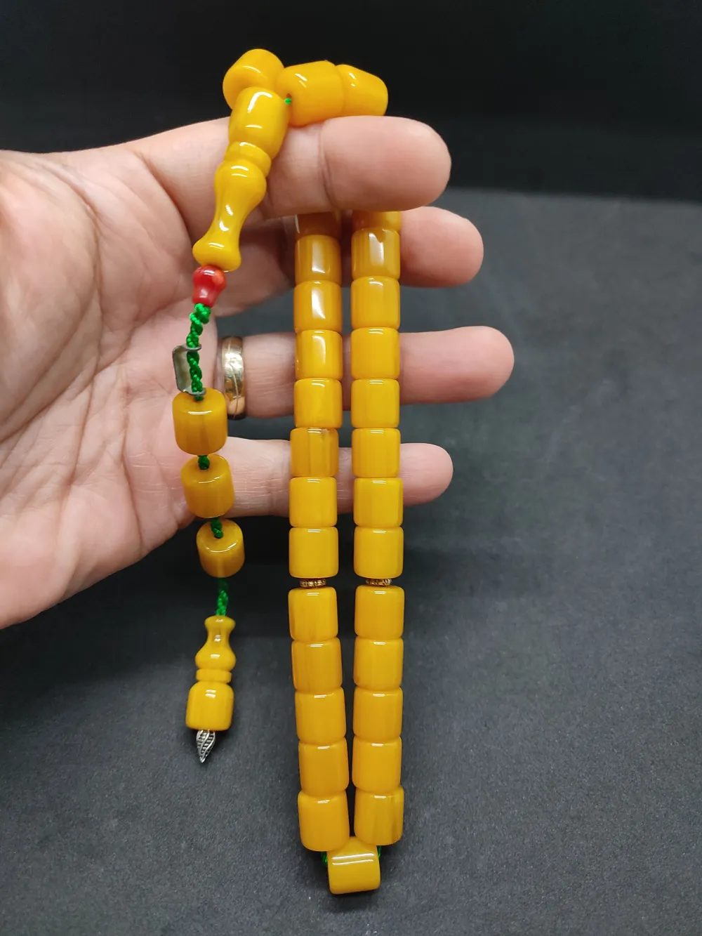 Zeyzun Usta Eseri̇ (İmza Çi̇vi̇ Ara Pulları Gümüş) Sıkma Kehri̇bar