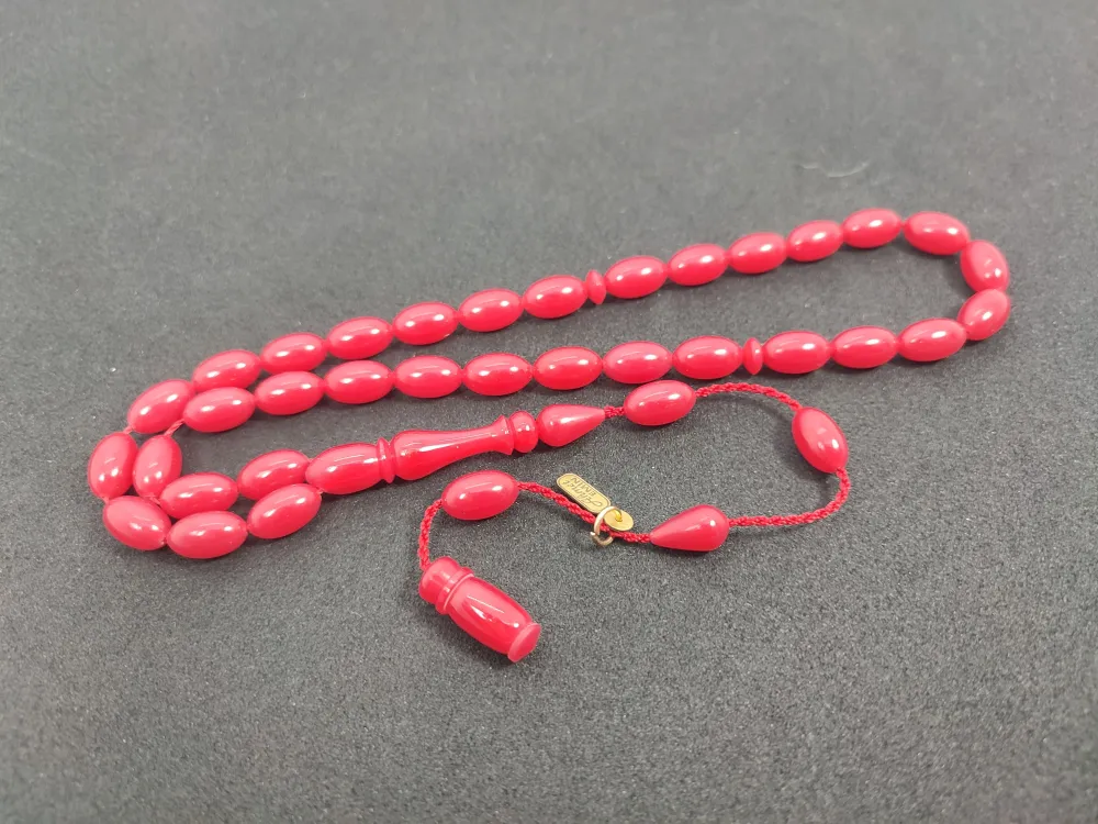 Ahmet Emi̇n Usta Eseri̇ Rengi̇n Zi̇rvesi̇ Bi̇r Bakali̇t