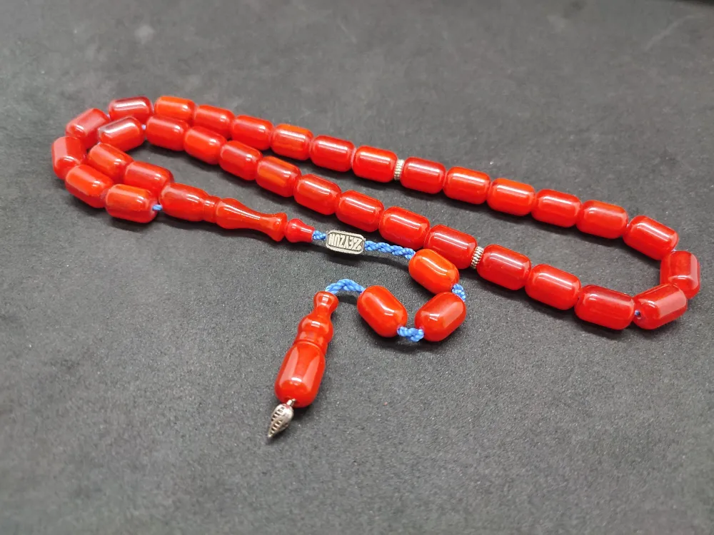 Zeyzun Usta Eseri̇ Di̇k Damar (İmza Çi̇vi̇ Ara Pulları Gümüş) Sıkma Kehri̇bar