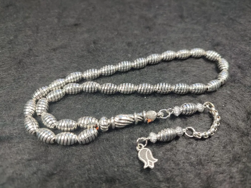 Usta İşçi̇li̇kli̇ El Boy Alman Gümüş Tesbi̇h