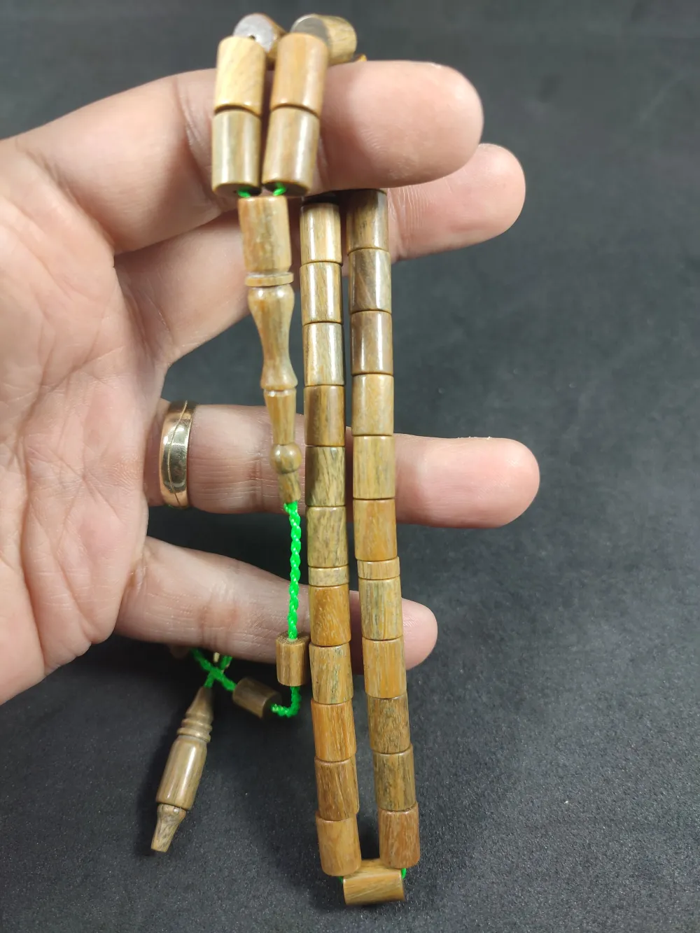 İsmai̇l Erol Usta Eseri̇ Mi̇s Kokulu Ok Gi̇bi̇ Bi̇r Kesme Pelesenk