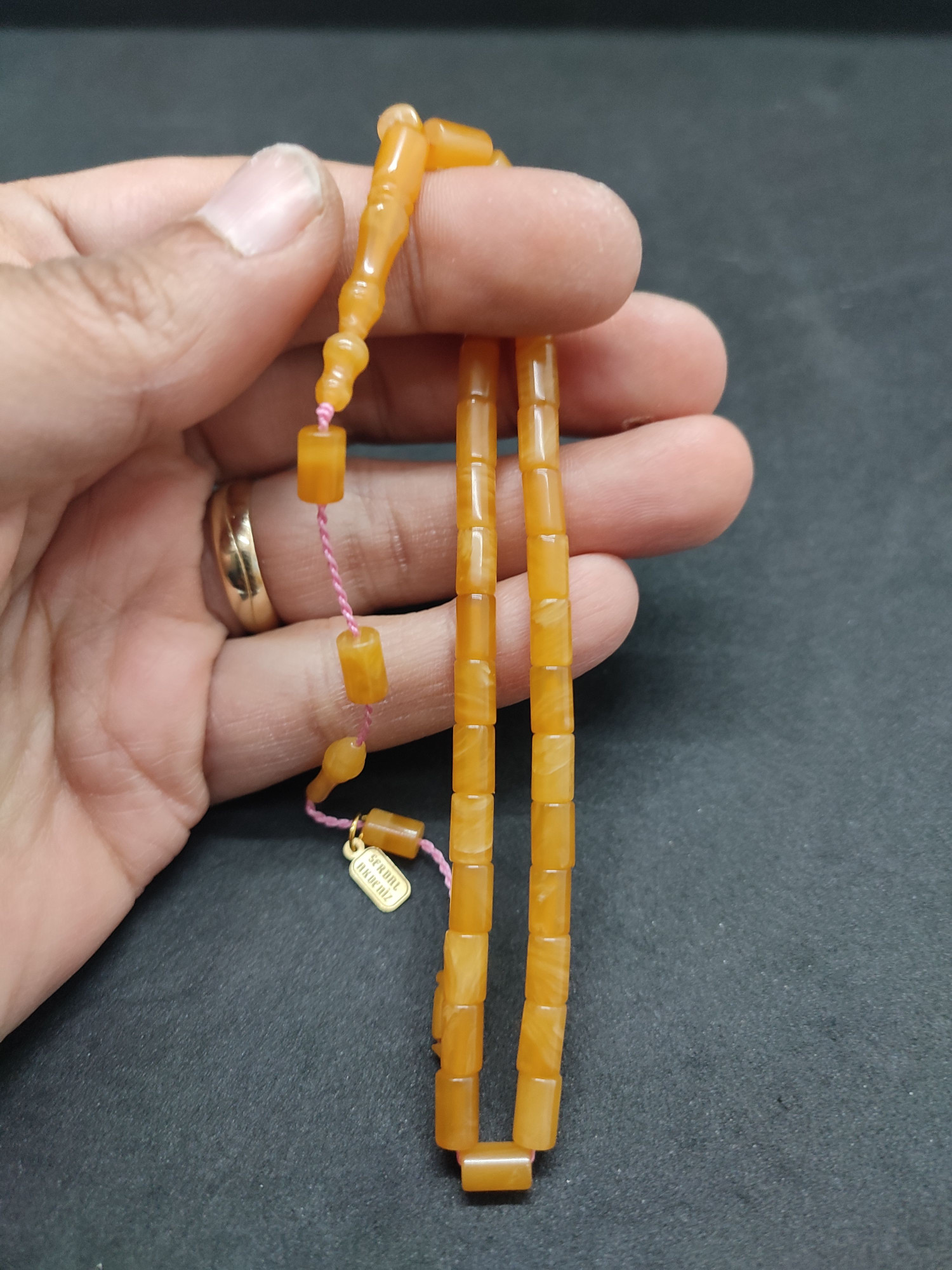 Serdal Akdeniz Usta Eseri Bilek Boy (Küçük Boy) Ok Gibi Bir Sıkma Kehribar Sertifikalı 9571