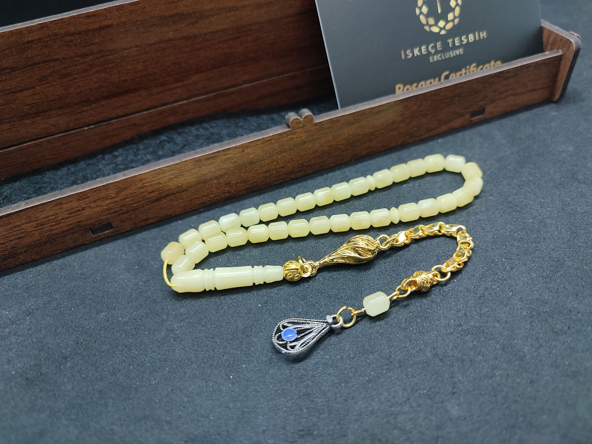 475 Ayar Gümüş Püsküllü 4 Parmak(Küçük Boy)Kalingrad White Amber 5.8 Gr.Sertifikalı 9617