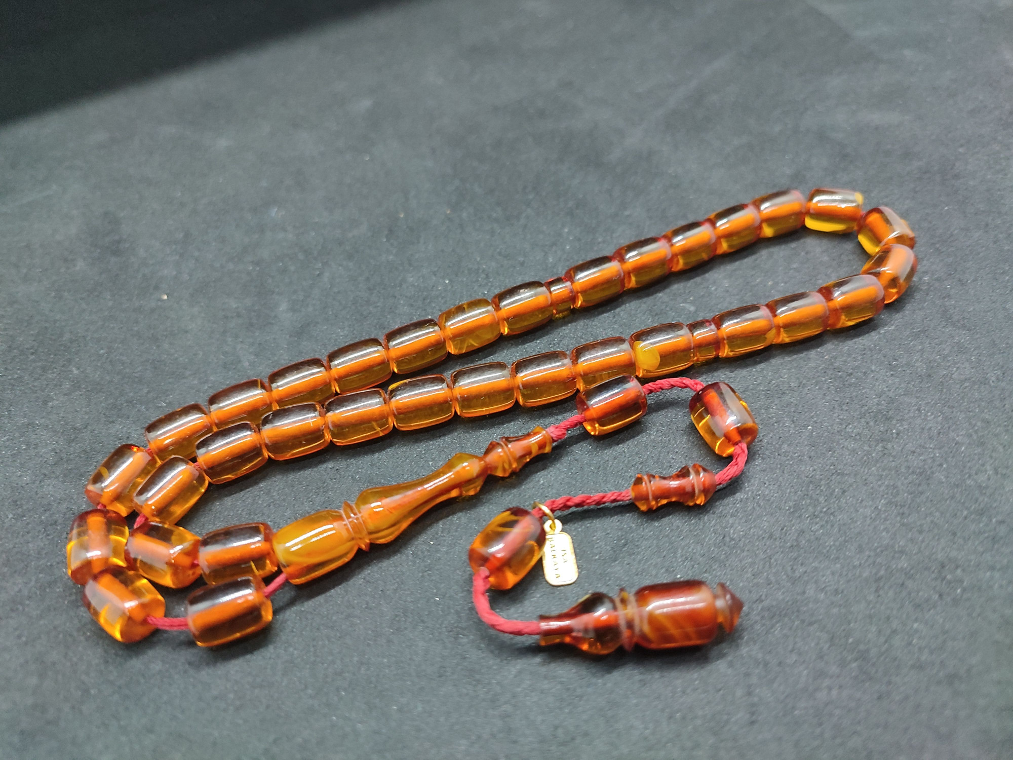 İsa Balkaya Usta Eseri̇ Eski̇ Usul Kat Kat İpe Di̇zi̇li̇ Eski̇ Objeden Sıkma Kehri̇bar Sertifikalı 9656