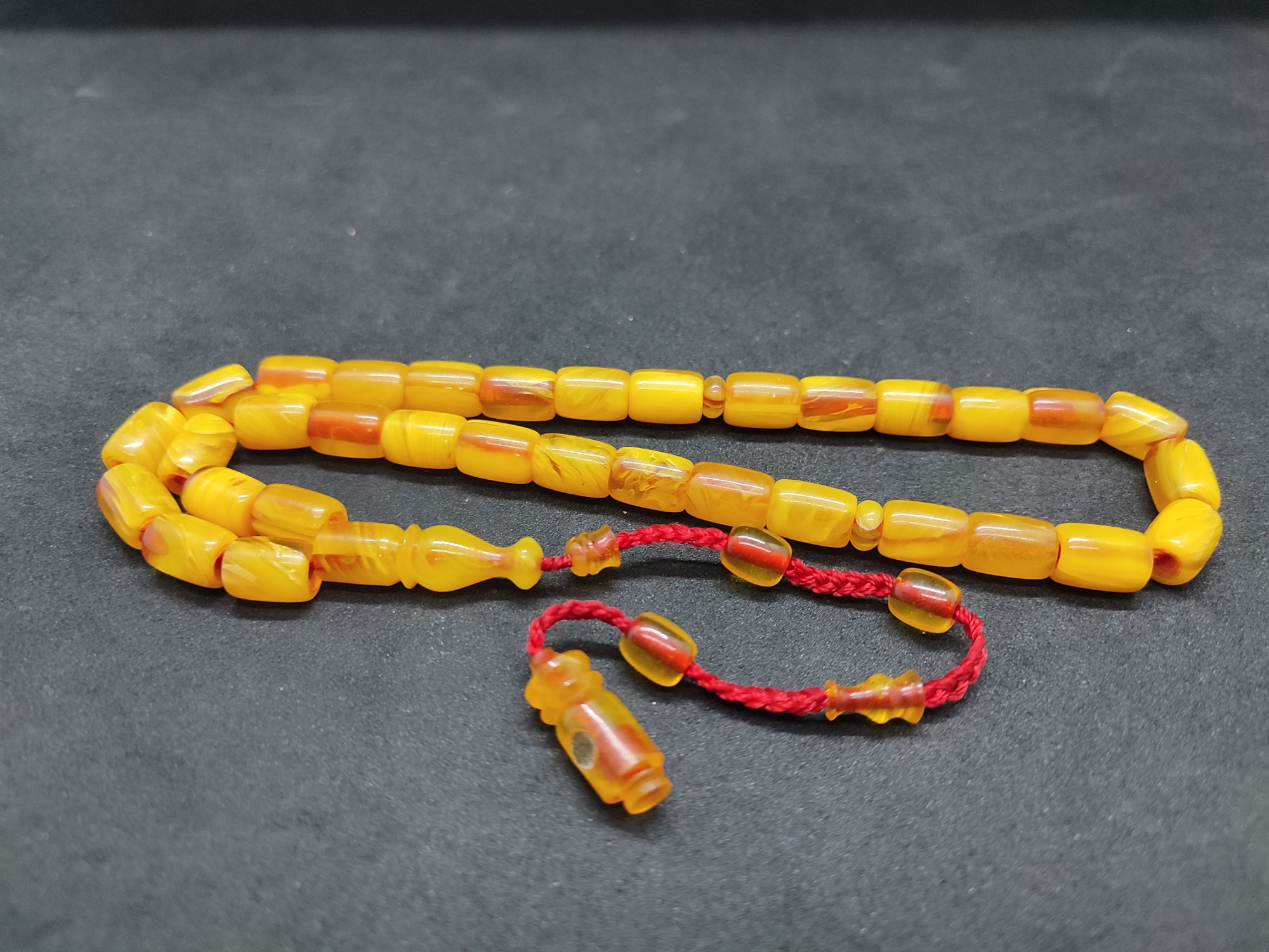 İsa Balkaya Usta Eseri̇ Eski̇ Usul Kat Kat İpe Di̇zi̇li̇ Eski̇ Objeden Sıkma Kehri̇bar Sertifikalı 9658