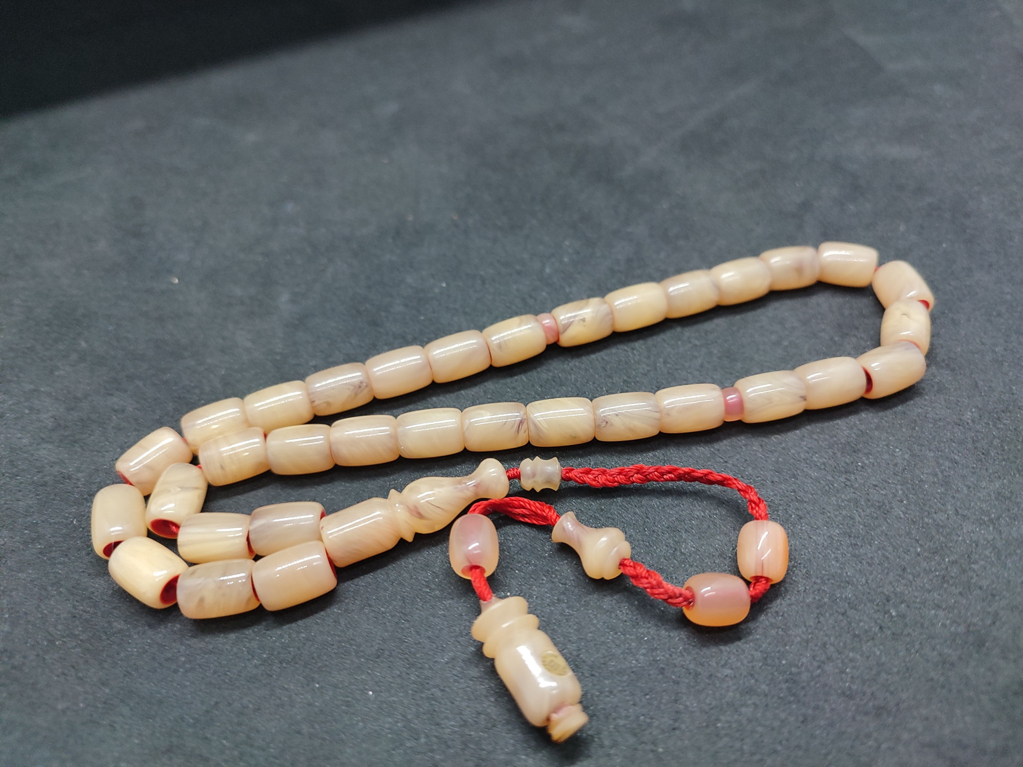 İsa Balkaya Usta Eseri̇ Eski̇ Usul Kat Kat İpe Di̇zi̇li̇ Eski̇ Objeden Sıkma Kehri̇bar Sertifikalı 9663