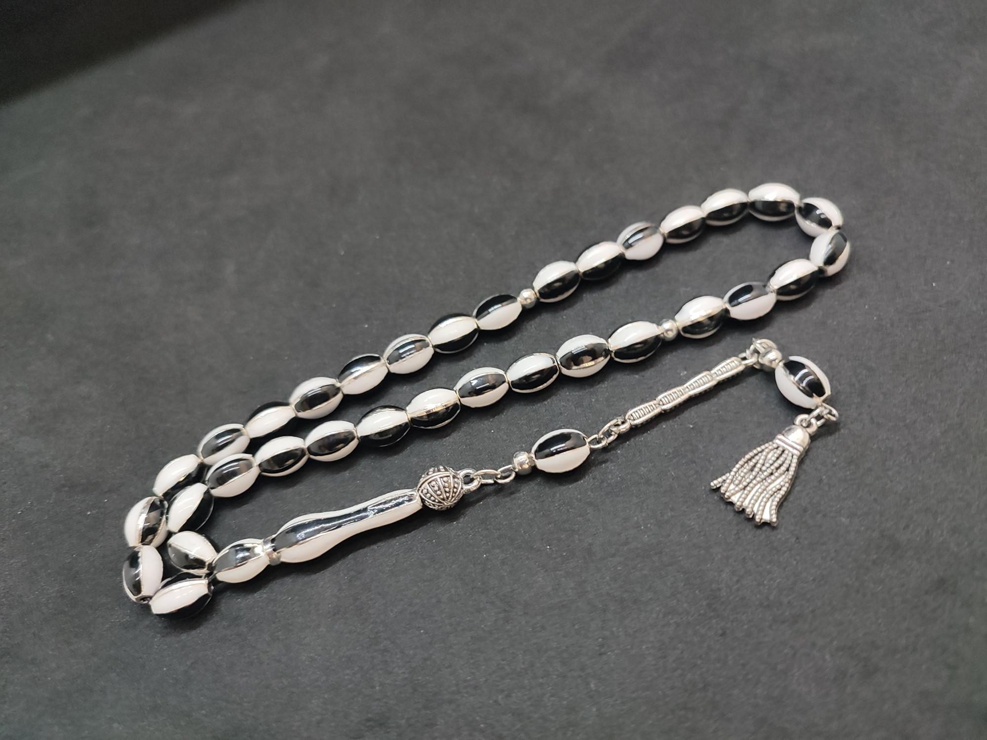 47 Gram Düşük Ayar Gümüş Tesbih 6’lı Yarma Model Sertifikalı 9684